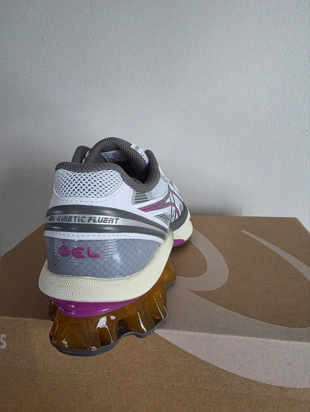 Asics Gel-Kinetic Fluent Womens Size 6.5 Men Size 5 new with box